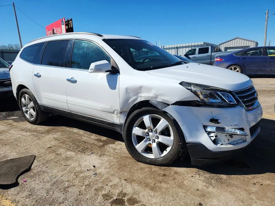 2017 CHEVROLET TRAVERSE LT  