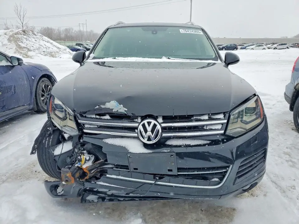 2013 VOLKSWAGEN TOUAREG V6  