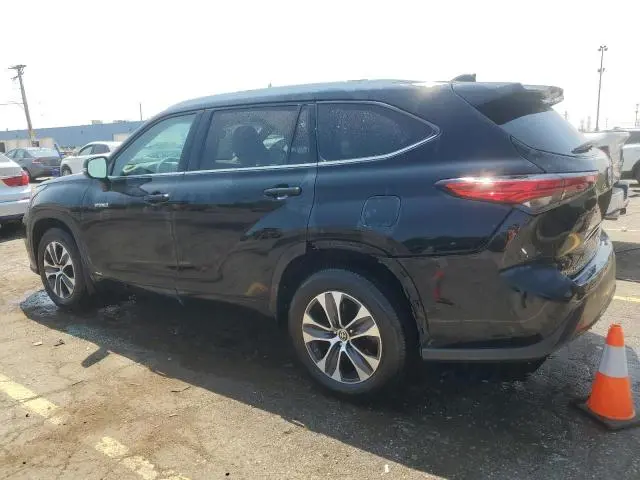 2021 TOYOTA HIGHLANDER HYBRID XLE  