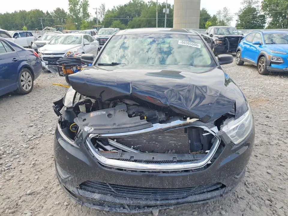 2013 FORD TAURUS SE  