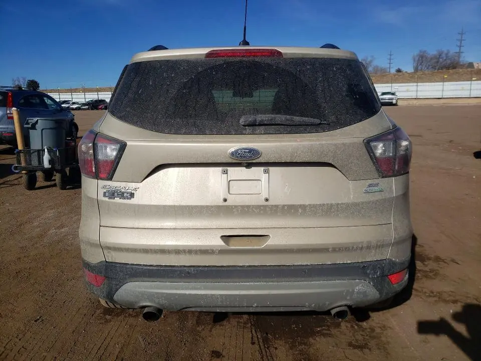 2017 FORD ESCAPE SE  