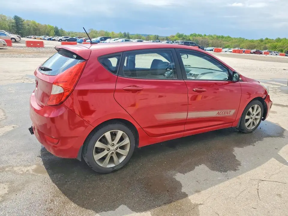 2013 HYUNDAI ACCENT SE  