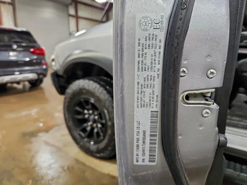 2021 RAM 1500 CLASSIC SLT  