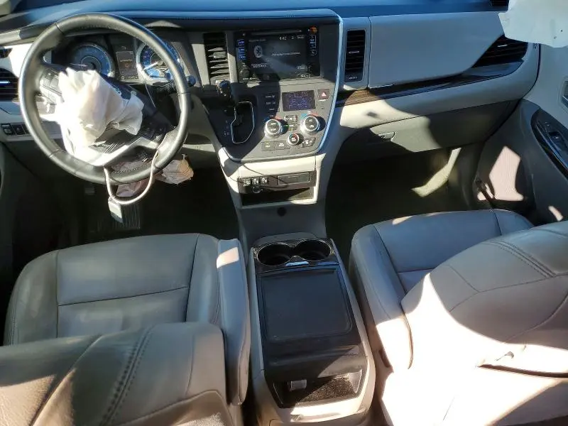 2015 TOYOTA SIENNA   