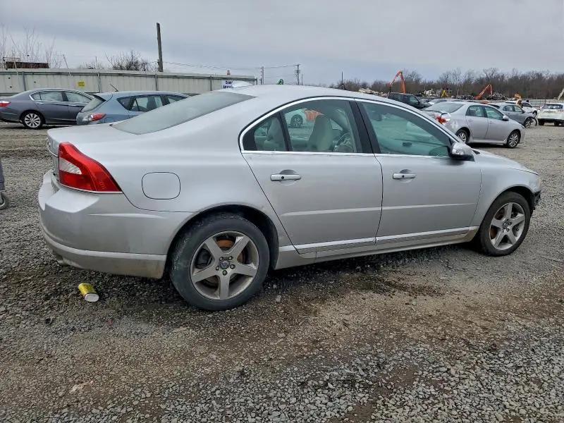 2010 VOLVO S80   