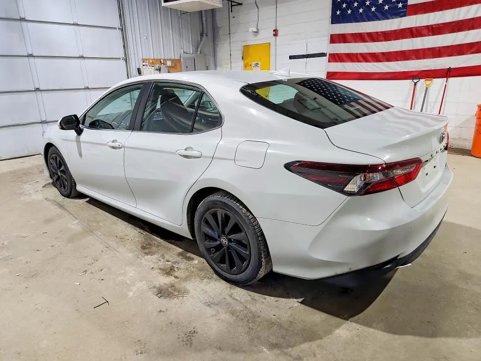 2022 TOYOTA CAMRY LE  