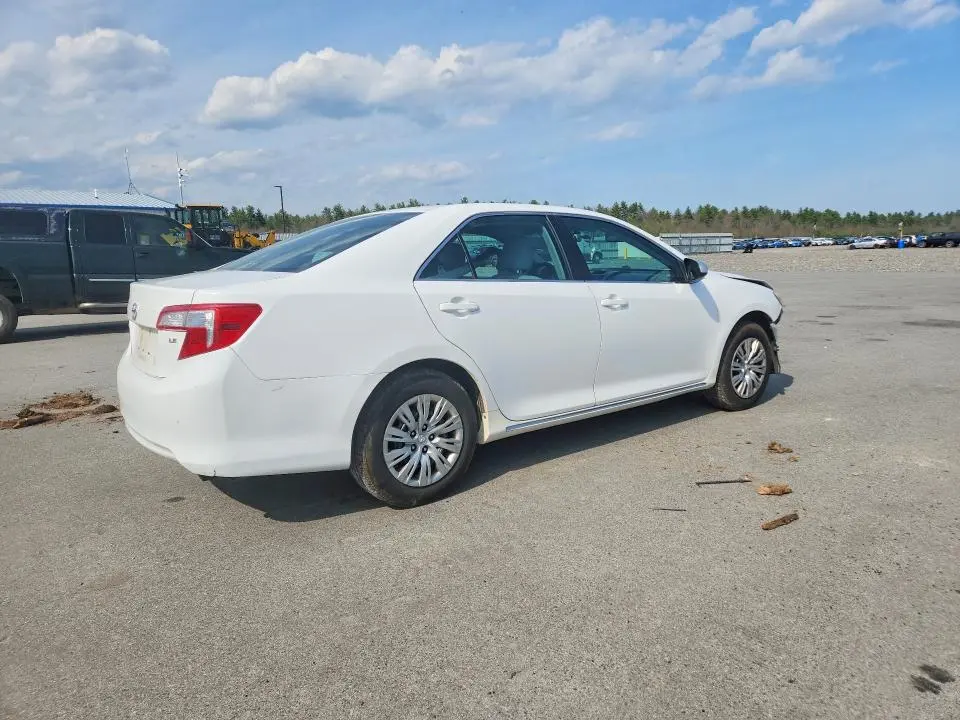 2014 TOYOTA CAMRY LE  