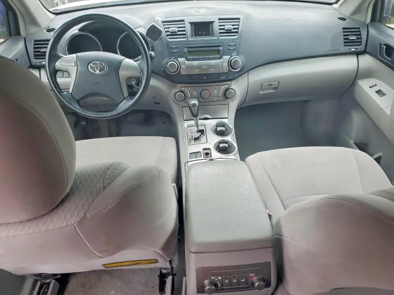 2010 TOYOTA HIGHLANDER BASE  