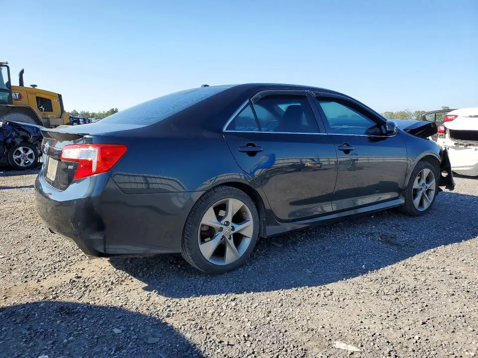 2012 TOYOTA CAMRY SE V6  