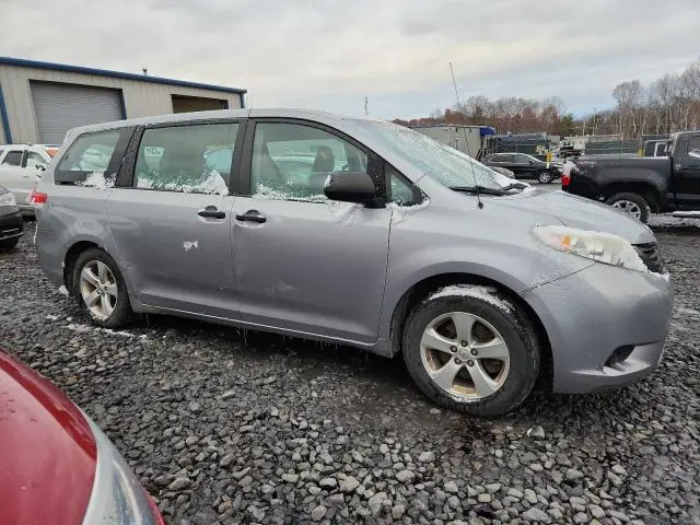 2013 TOYOTA SIENNA   