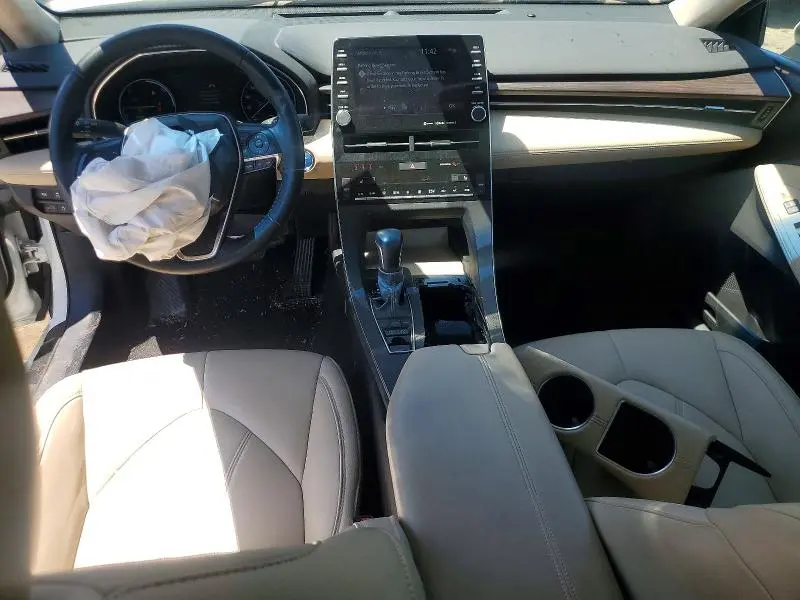 2022 TOYOTA AVALON XLE  