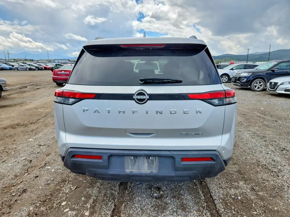 2024 NISSAN PATHFINDER SV  