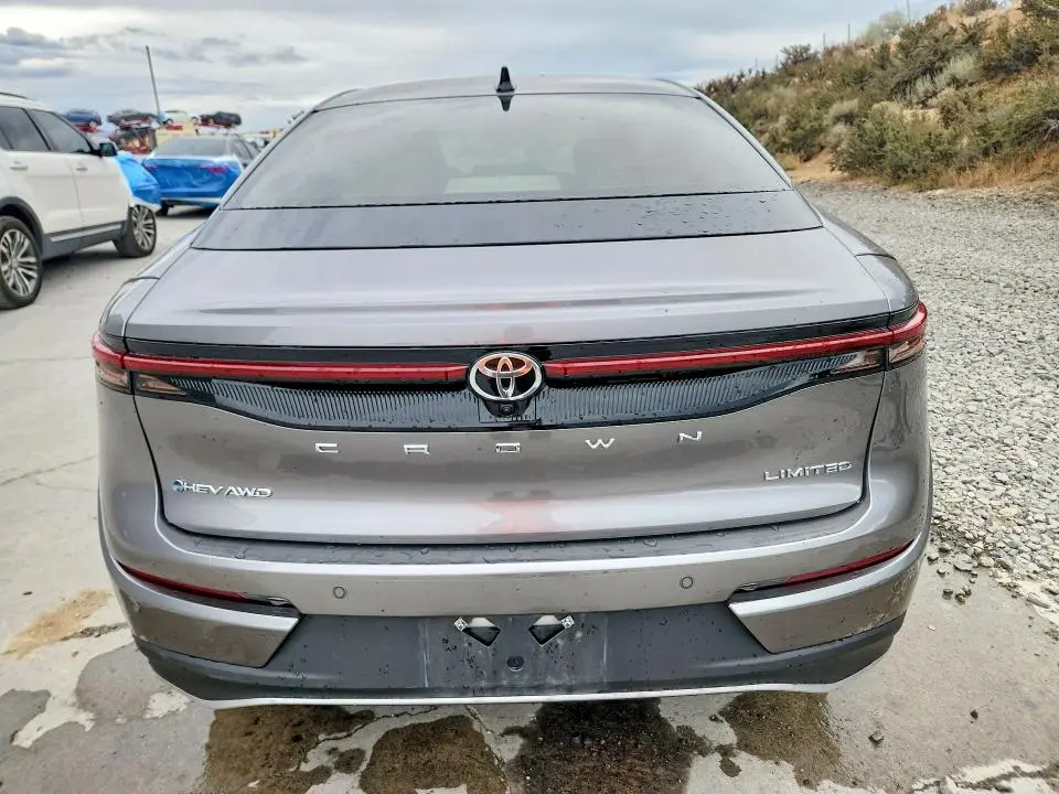 2025 TOYOTA CROWN LIMITED  