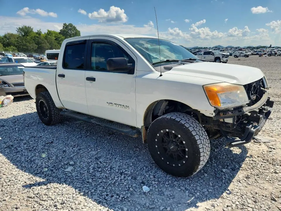 2014 NISSAN TITAN S  