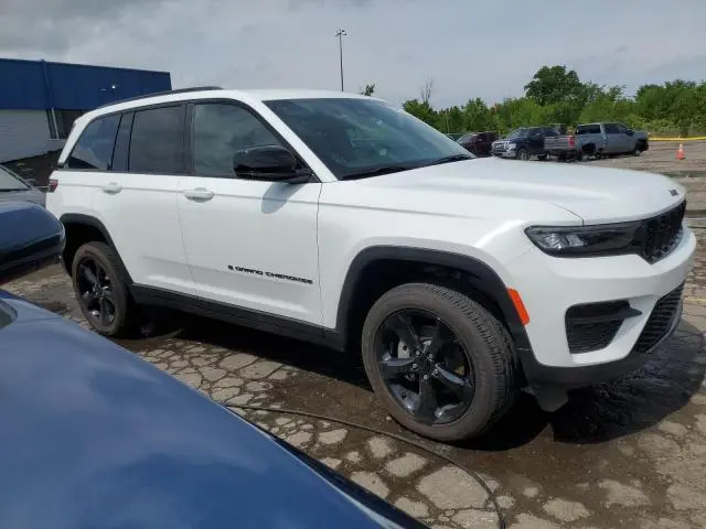 2024 JEEP GRAND CHEROKEE LAREDO  