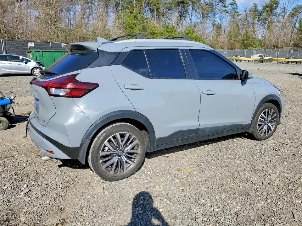 2021 NISSAN KICKS SV  