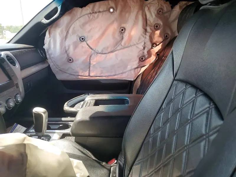 2016 TOYOTA TUNDRA CREWMAX SR5  