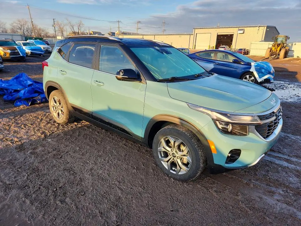2024 KIA SELTOS S  