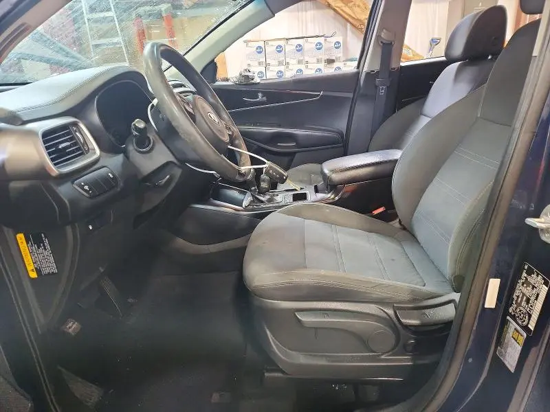 2017 KIA SORENTO LX  