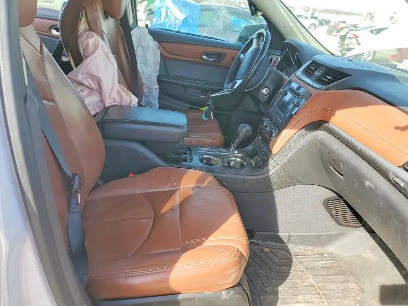 2016 CHEVROLET TRAVERSE LT  