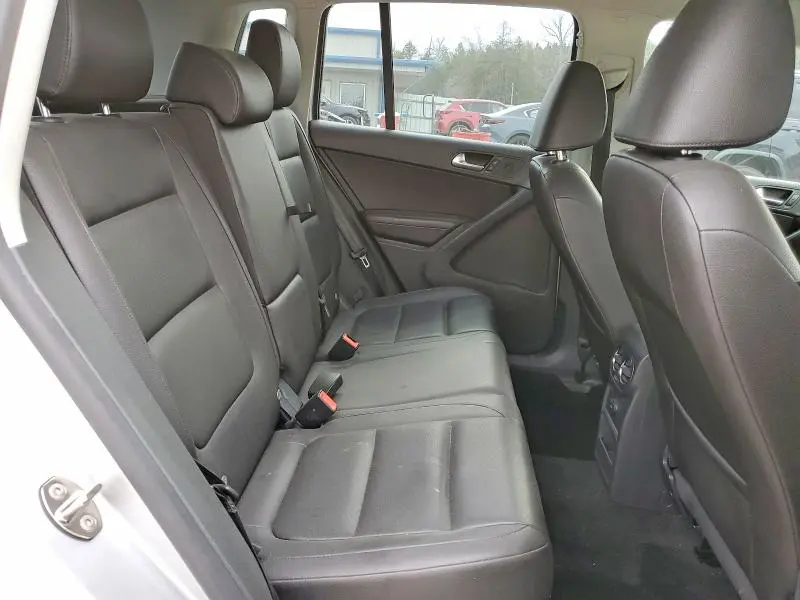 2016 VOLKSWAGEN TIGUAN S  