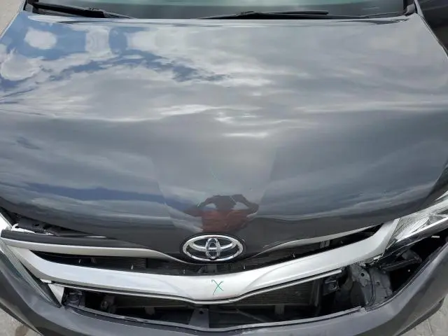 2013 TOYOTA VENZA LE