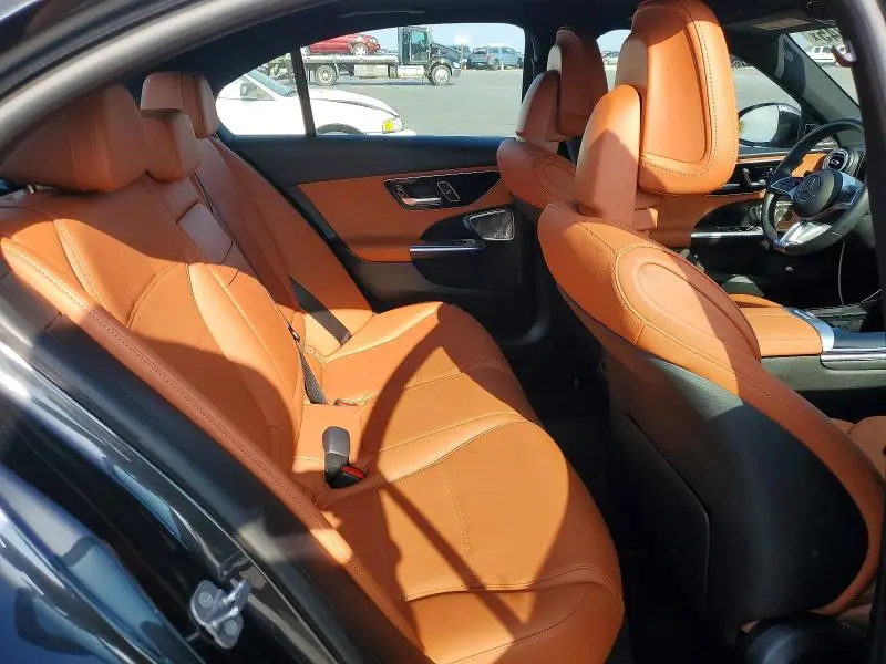 2025 MERCEDES-BENZ C 300  