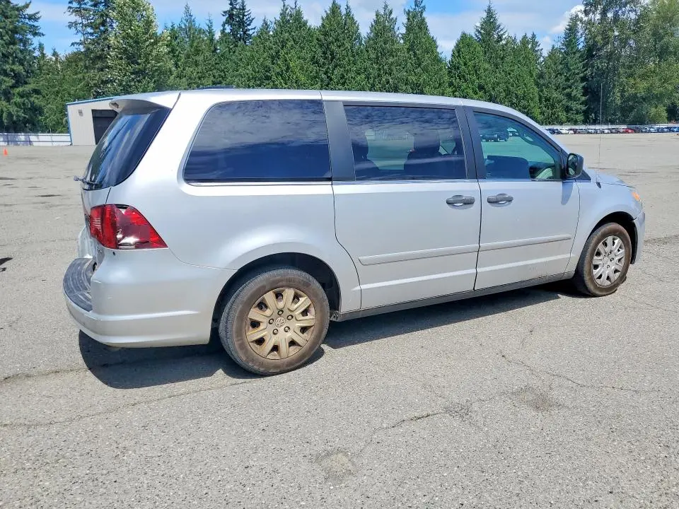 2011 VOLKSWAGEN ROUTAN S  