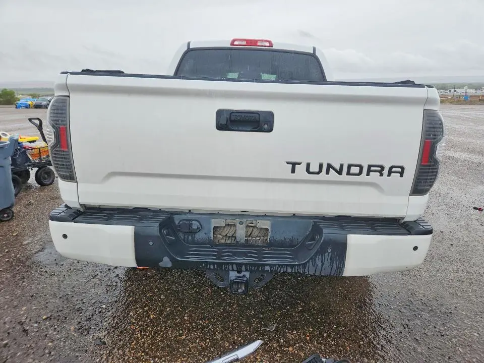 2017 TOYOTA TUNDRA SR5  