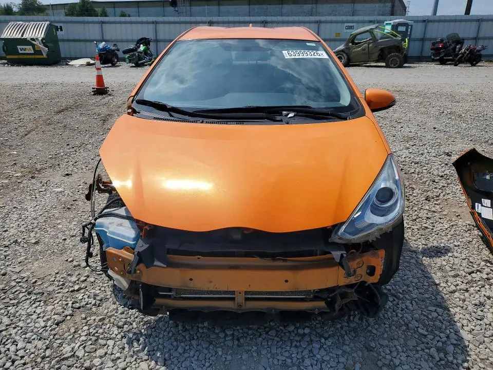 2016 TOYOTA PRIUS C TWO  