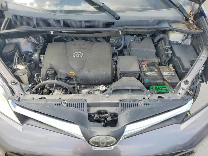 2020 TOYOTA SIENNA LE  