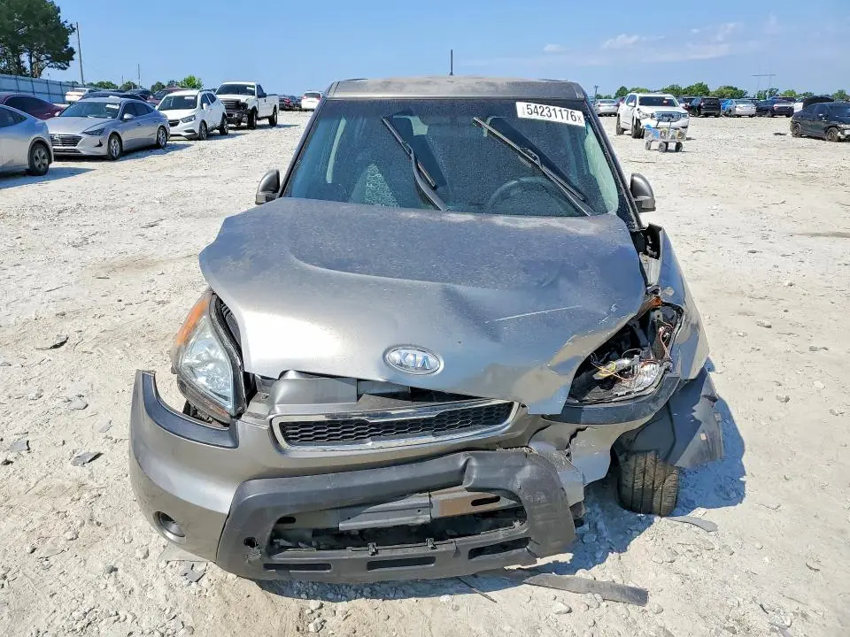 2011 KIA SOUL +  
