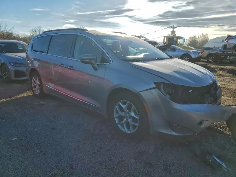 2017 CHRYSLER PACIFICA TOURING L  