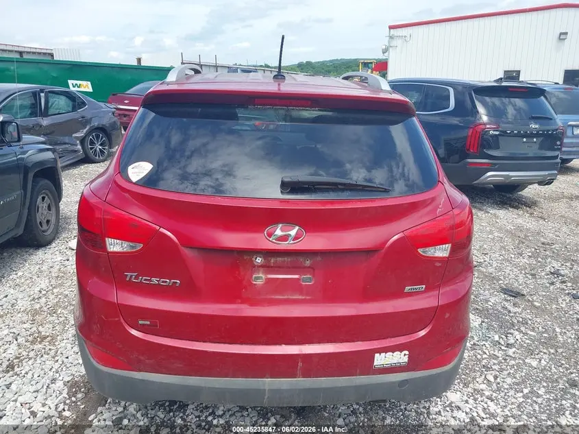 2015 HYUNDAI TUCSON SE