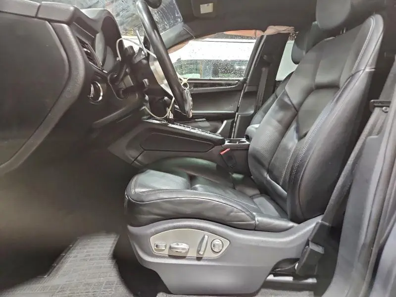 2015 PORSCHE MACAN S  