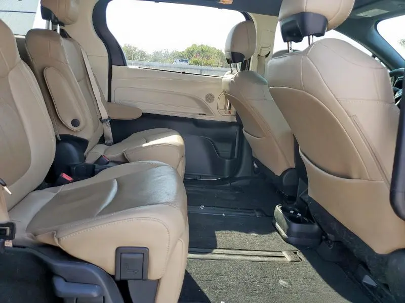 2023 TOYOTA SIENNA LIMITED  