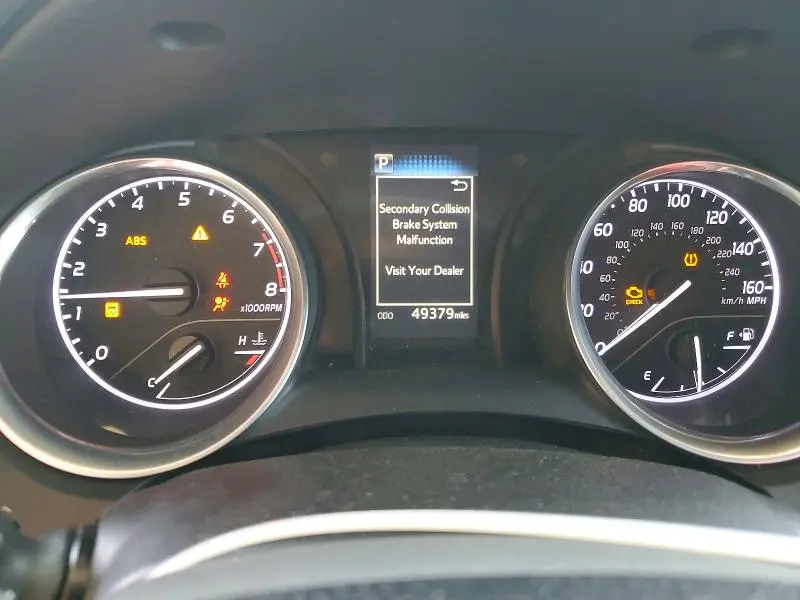 2018 TOYOTA CAMRY SE  
