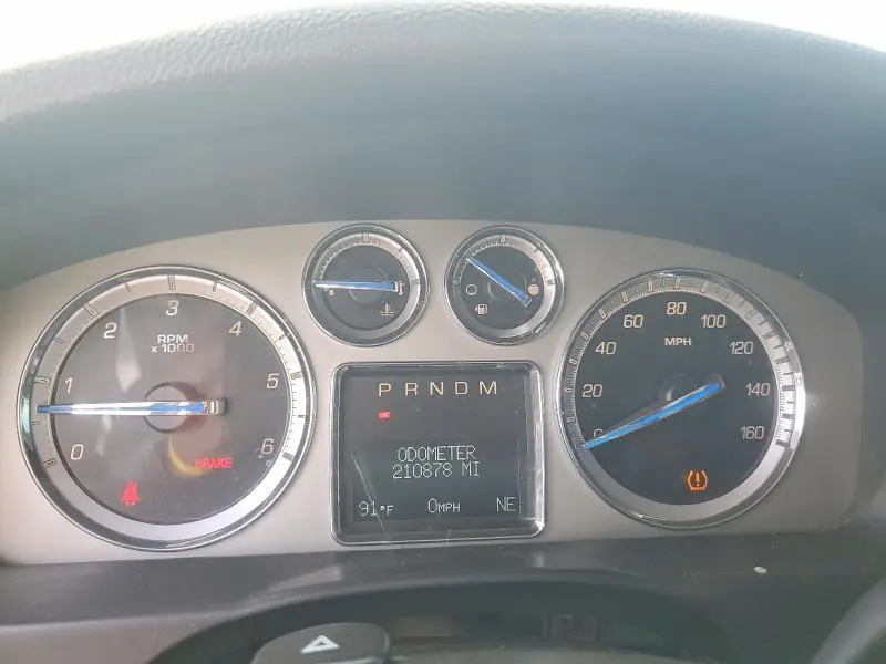 2011 CADILLAC ESCALADE LUXURY  