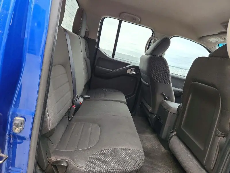 2013 NISSAN FRONTIER S  
