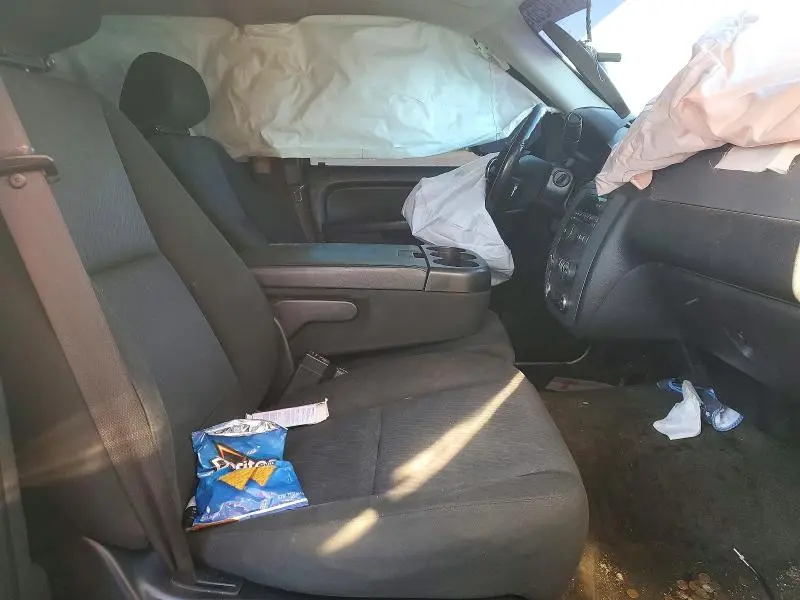 2010 CHEVROLET SUBURBAN C1500 LS  