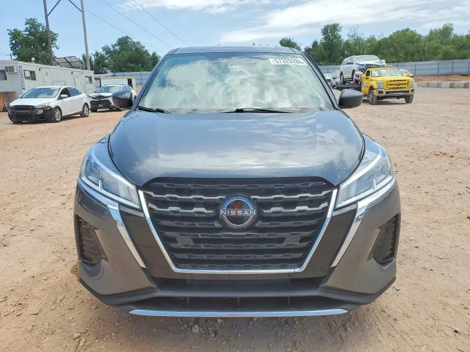 2023 NISSAN KICKS S  