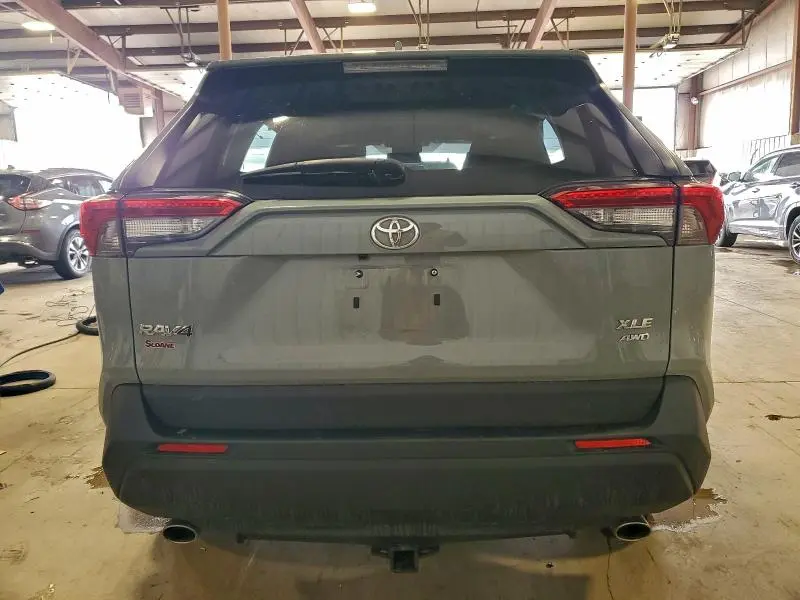 2022 TOYOTA RAV4 XLE  