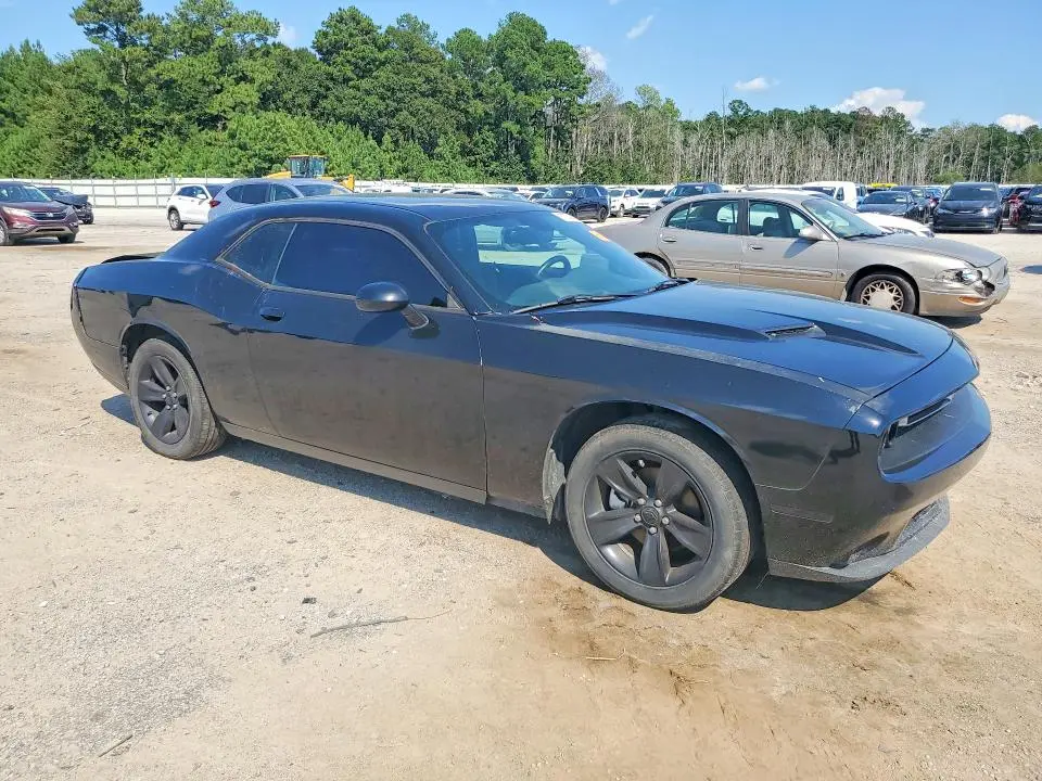 2016 DODGE CHALLENGER SXT  