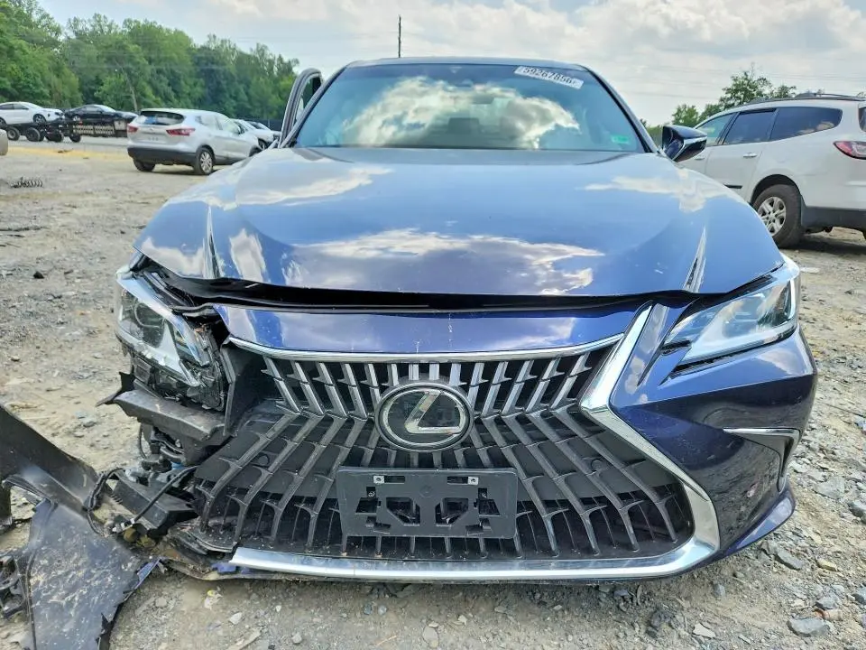 2025 LEXUS ES 300H BASE  