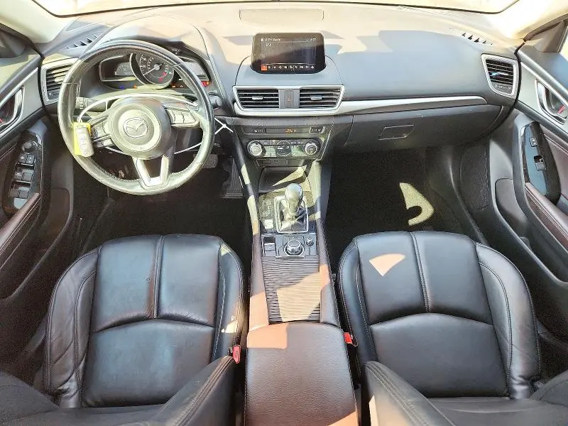 2018 MAZDA 3 TOURING  