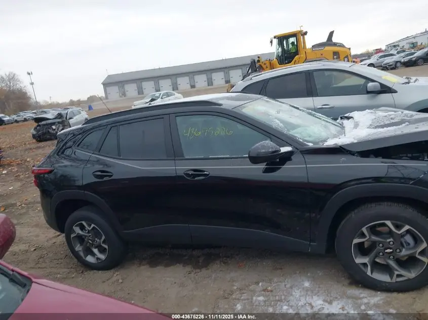 2025 CHEVROLET TRAX FWD LT