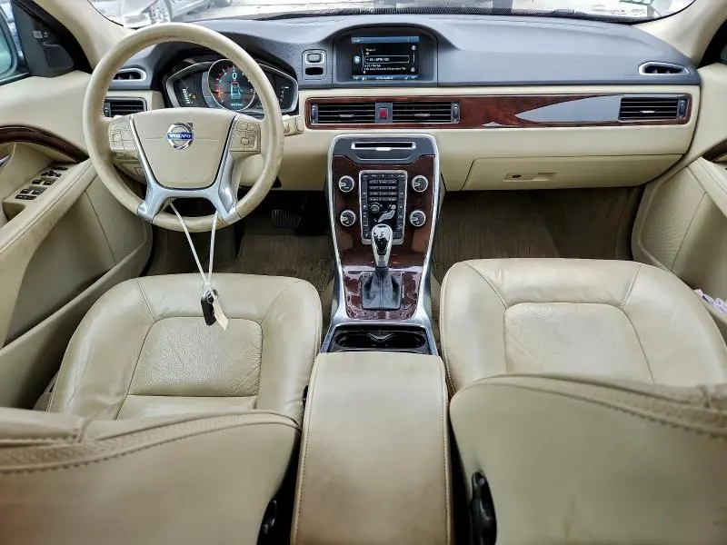 2015 VOLVO XC70 T6 PREMIER+  