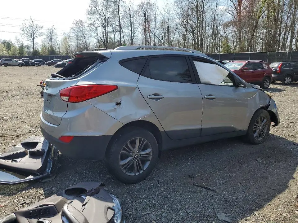 2015 HYUNDAI TUCSON SE  