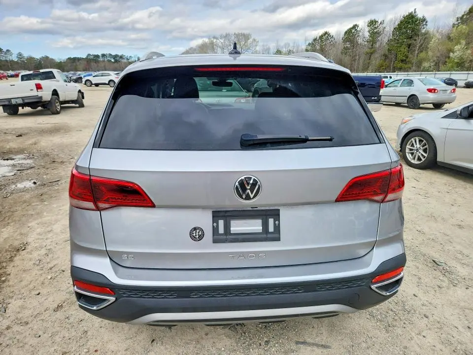 2024 VOLKSWAGEN TAOS SE  