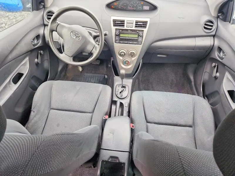 2010 TOYOTA YARIS BASE  